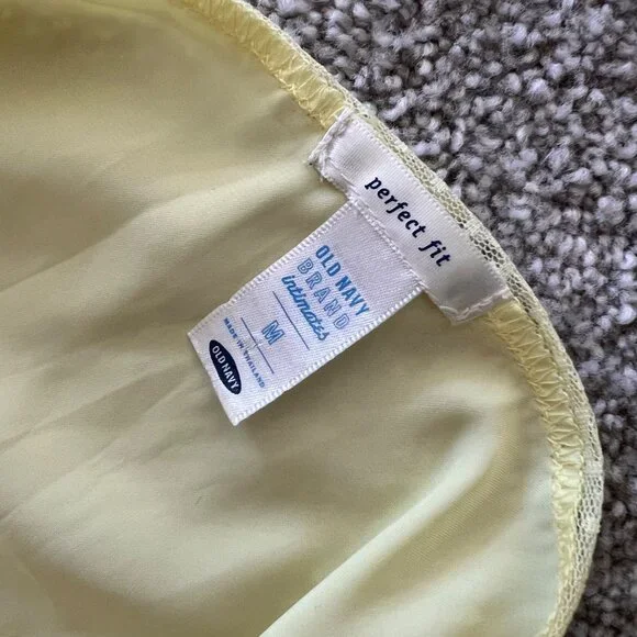 Y2K Pale Yellow Satin Pleated Embroidered Lace Cami Top M - Picture 8 of 8